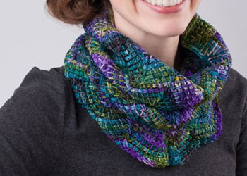 Tunisian Cowl Pattern: Chevron Cowl by Sheryl Thies Tunisian Cowl Pattern: Chevron Cowl by Sheryl Thies