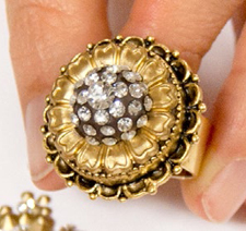 Make stunning epoxy clay designs how-to-make-epoxy-jewelry