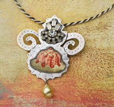 Make stand-out recycled jewelry with this free eBook recycled-glass-jewelry