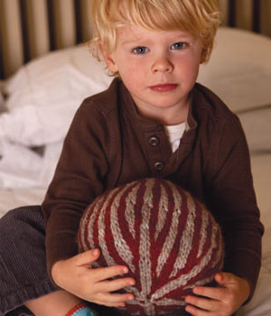 Make a gift for the kids with this knitted ball pattern. Make a gift for the kids with this knitted ball pattern.