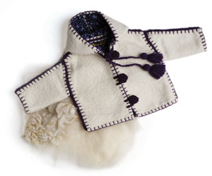 Get expert insight to making felt. Learn how to Felt Fabric with Free Projects and Techniques