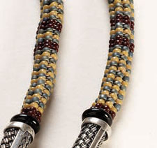 Create a tubular herringbone stitch necklace in this free pattern. tubular-herringbone-stitch