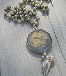 Simple instructions for creating mixed media jewelry mixed-media-jewelry