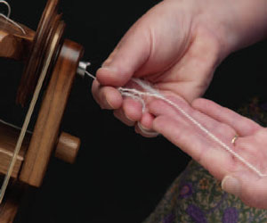 Get insight on yarn weights and various drafting technqiues for hand spun yarn. yarn-weights