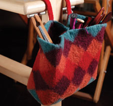 Get this project for a handmade bag for your weaving tools! make-handmade-bags