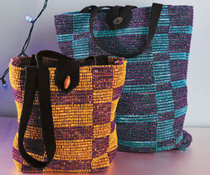 Get free patterns to learn how to make a woven handbag woven-handbag