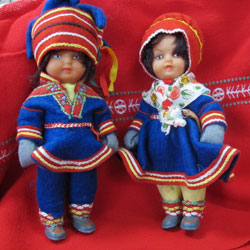Dolls in Sami folk costume