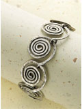Linked Spirals Bracelet Wire, wirework, wire jewelry, wire jewelry projects, jewelry making, how to make wire jewelry.